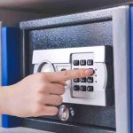 Contanti in casa, ecco dove davvero non guardano mai i ladri: i nascondigli più efficaci secondo gli esperti